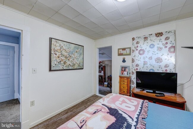 Building Photo - 220 Hazel Ave