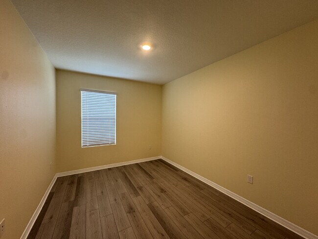 Building Photo - 32562 Canyonlands Dr