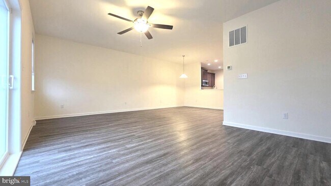 Building Photo - 115 Lexington Pl