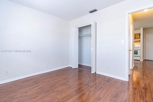 Building Photo - 5192 NE 6th Ave