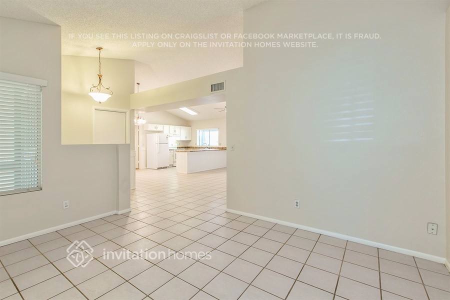 Building Photo - 128 W Indigo St