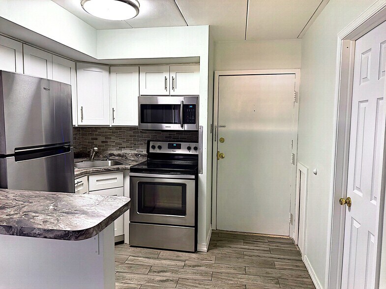 Building Photo - 1575 Street Rd