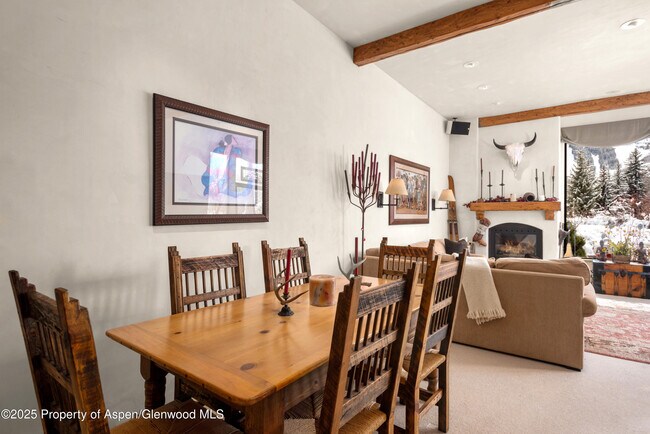 Building Photo - 155 Lone Pine Rd