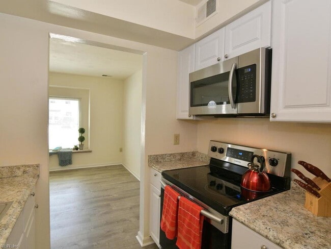 Building Photo - HILLTOP AREA FOR RENT!