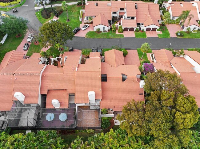Building Photo - 9340 NW 48th Doral Terrace