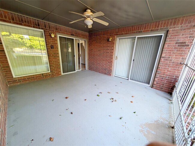 Building Photo - 12327 Greenlea Chase W