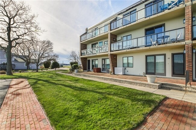 Building Photo - 20 America Way