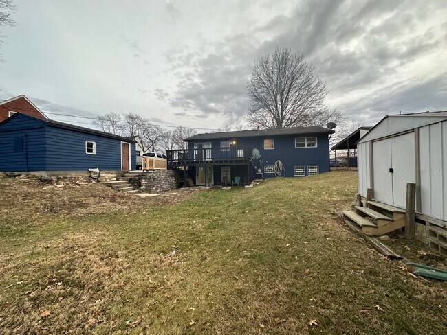Building Photo - Brinwood Property APT A