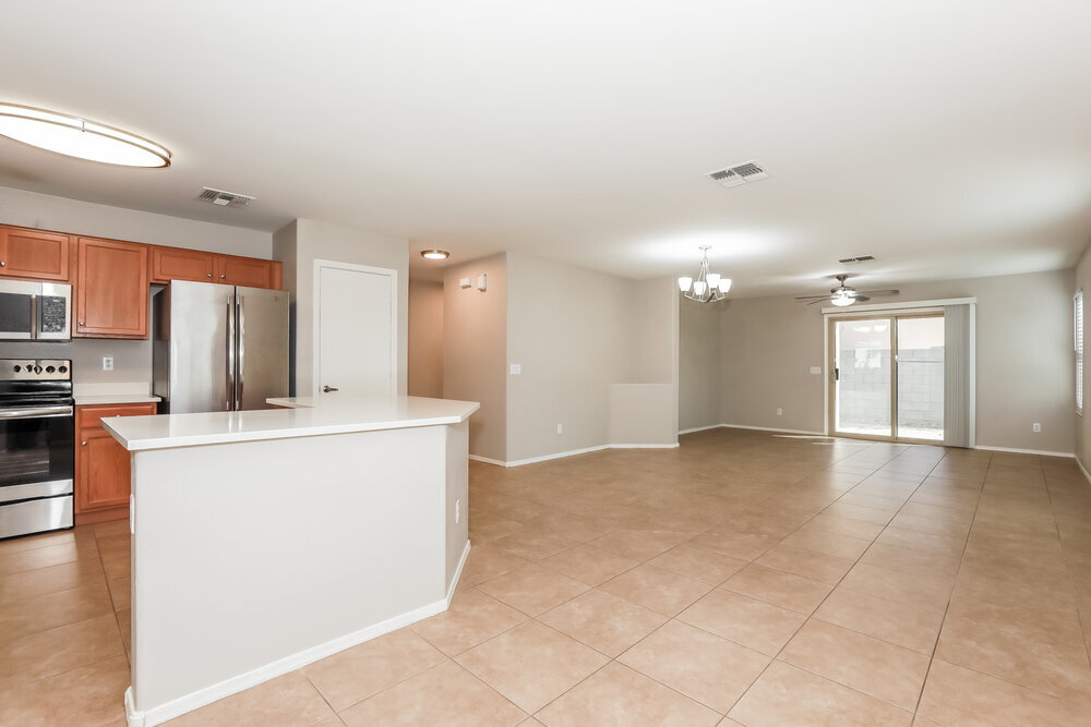 Building Photo - 2541 S De Soto Rd