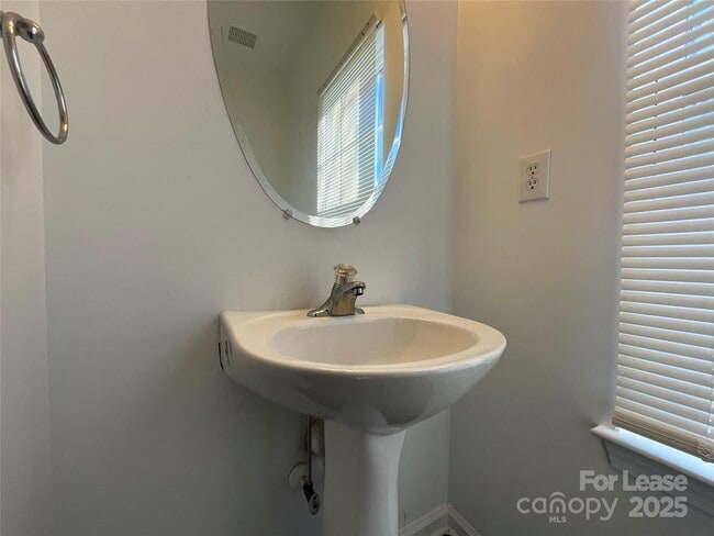 Building Photo - 15709 Castle Watch Ave