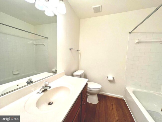 Building Photo - 5798 Katsura Ct