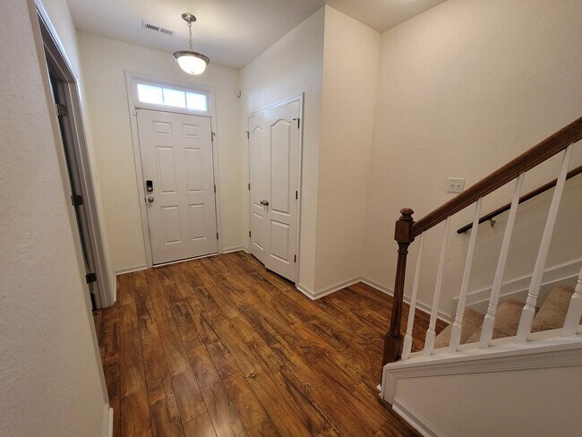 Building Photo - 4969 Almandine Ave