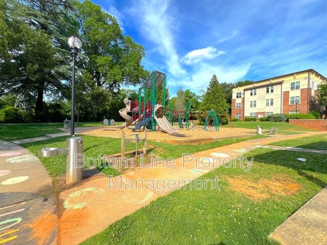 Building Photo - 841 Seigle Point Dr