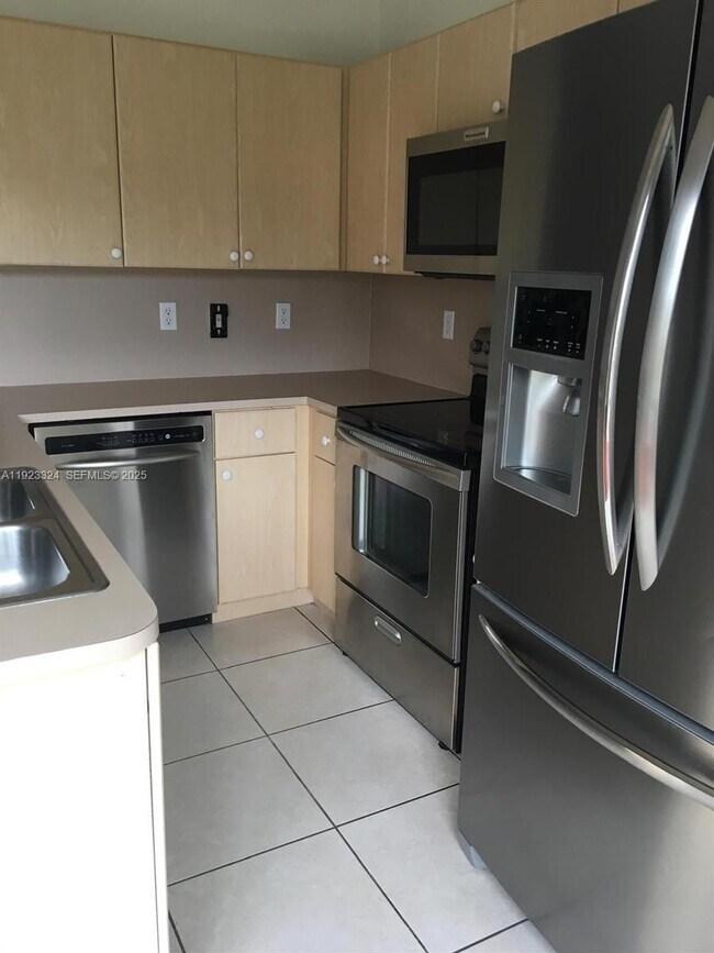 Building Photo - 10803 NW 83rd St