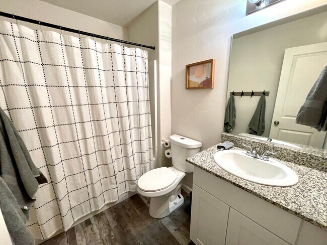 Building Photo - New 4 Bedroom Home in Bullhead City! AVAILABLE FURNISHED OR UNFURNISHED!