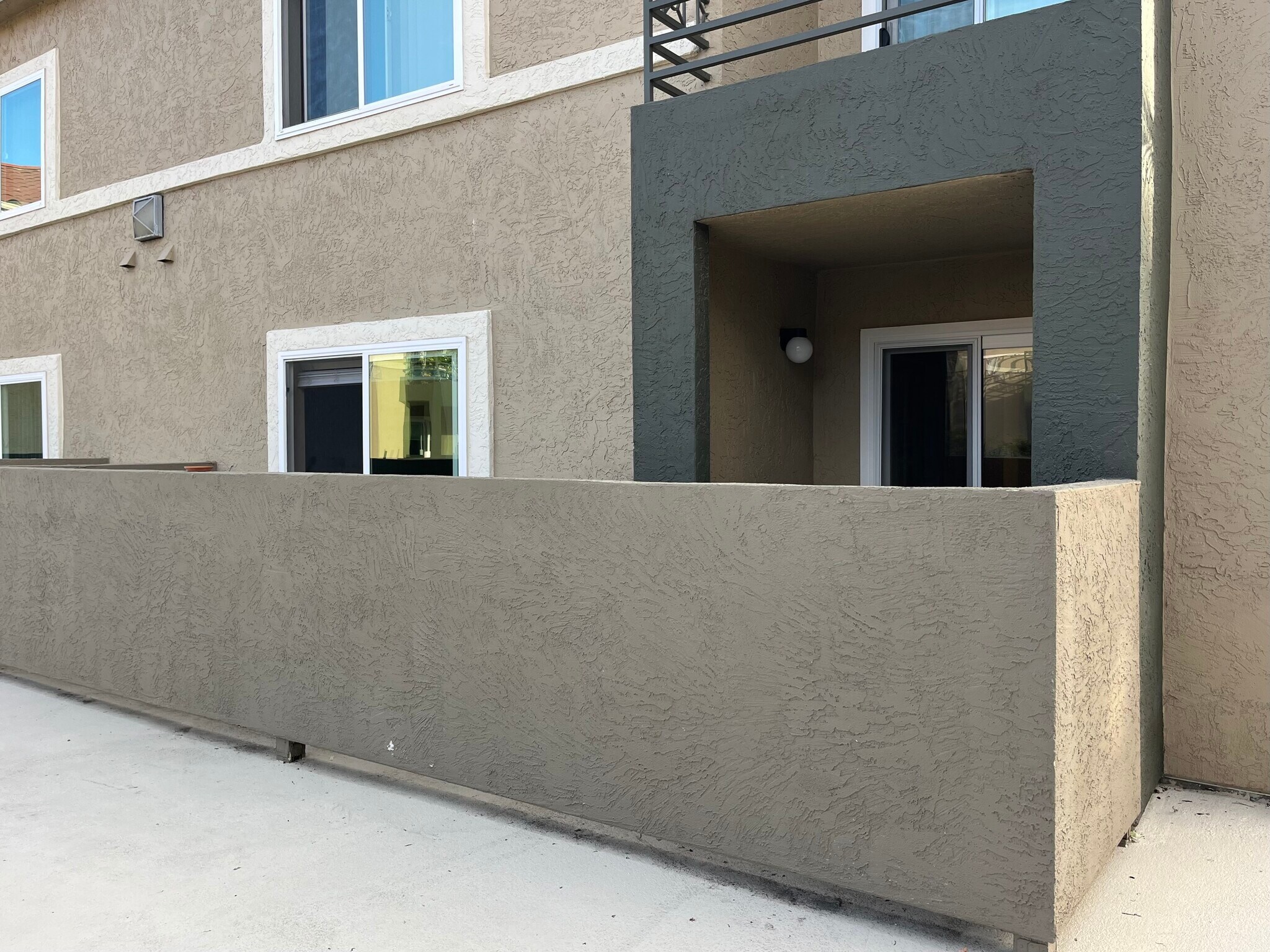 Building Photo - 7545 Charmant Dr