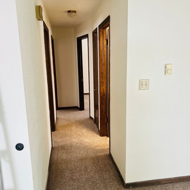 Building Photo - 723 S 25th St