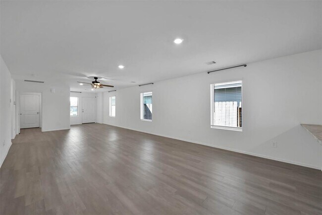 Building Photo - 3795 Solanum Dr