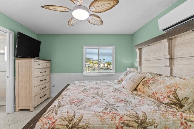 Building Photo - 3740 Gulf of Mexico Dr