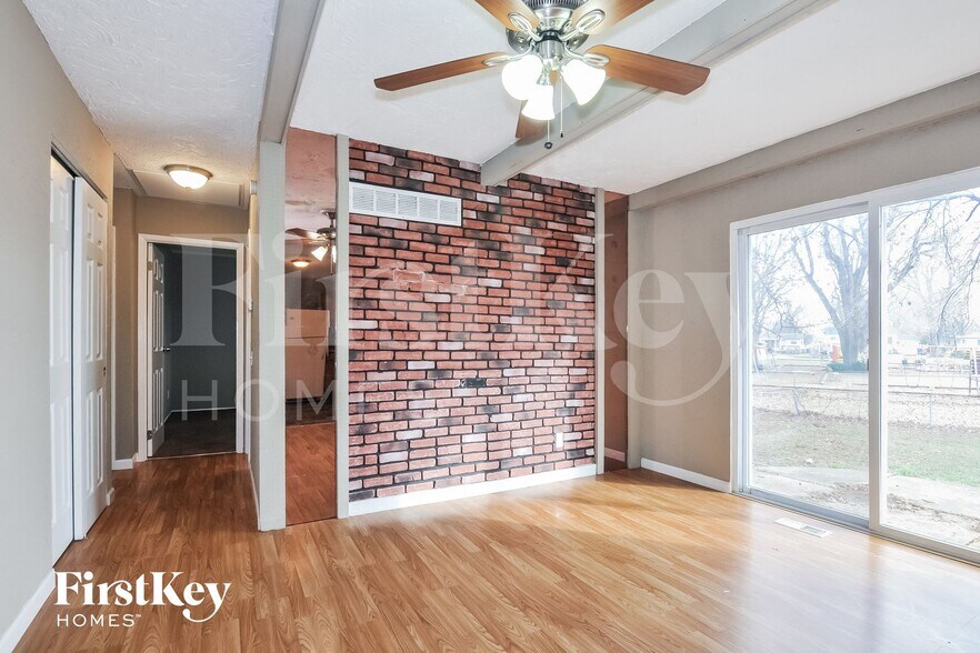 Building Photo - 2064 Aristocrat Dr