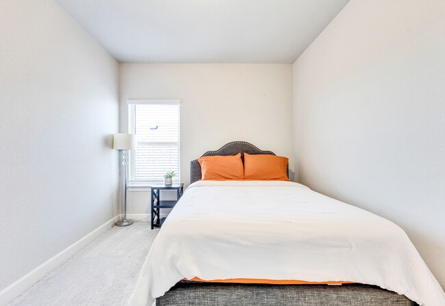 Building Photo - 13004 Stanford Dr