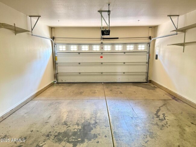 Building Photo - 2150 E Bell Rd