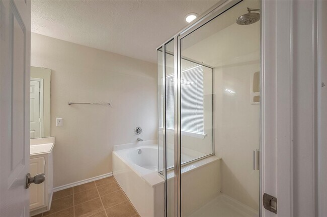Building Photo - 14330 Fairbuff Ln