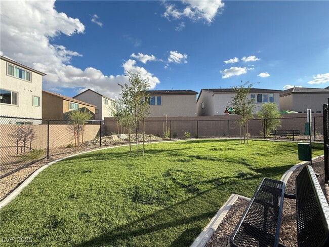 Building Photo - 7516 Castlegreen Ave