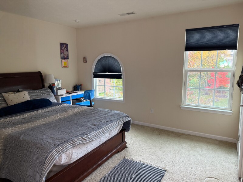 Building Photo - 624 Edison Dr