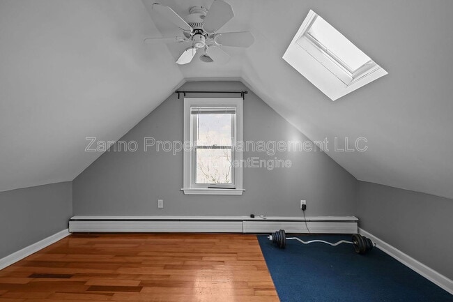 Building Photo - 22-23 Third School St