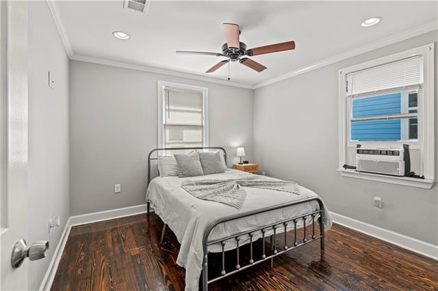 Building Photo - 906 Flood St