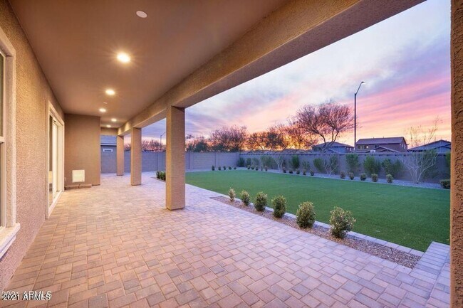 Building Photo - Beautiful 2018 Home in Tierra Del Rio!