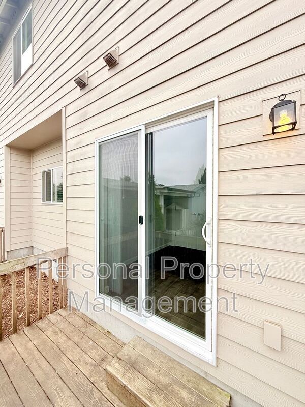 Building Photo - 12600 NE 49th St