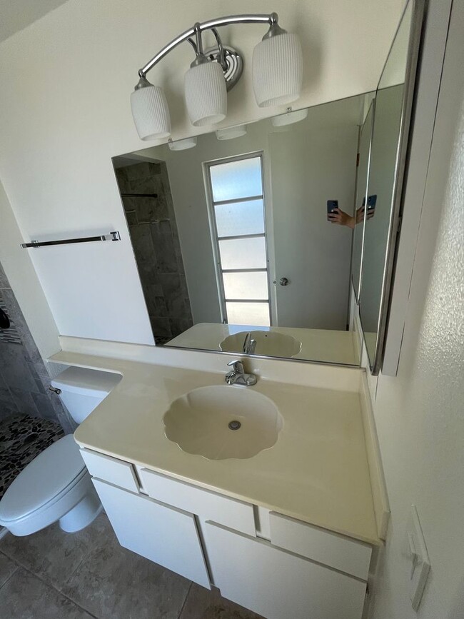 Building Photo - COMING SOON! Beautiful 2 Bedroom, 2 Bath i...