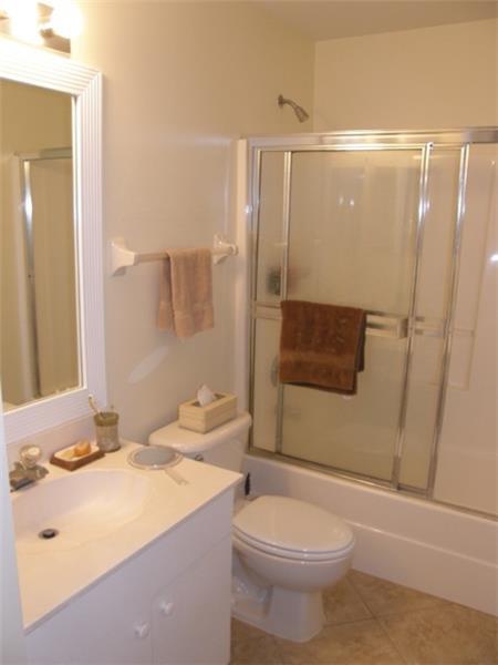 Building Photo - 4418 SW 25th Ave