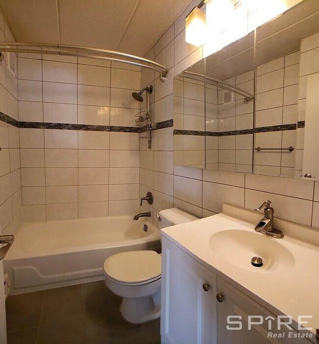 Building Photo - 1 bedroom in New York NY 11102