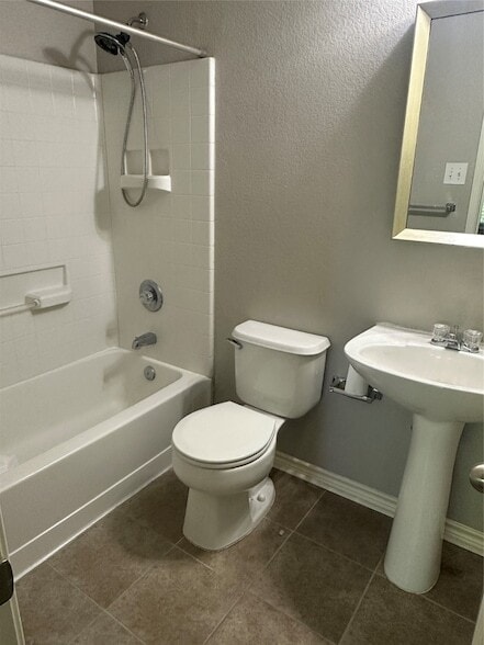 Building Photo - 6920 Bountiful Grove Dr