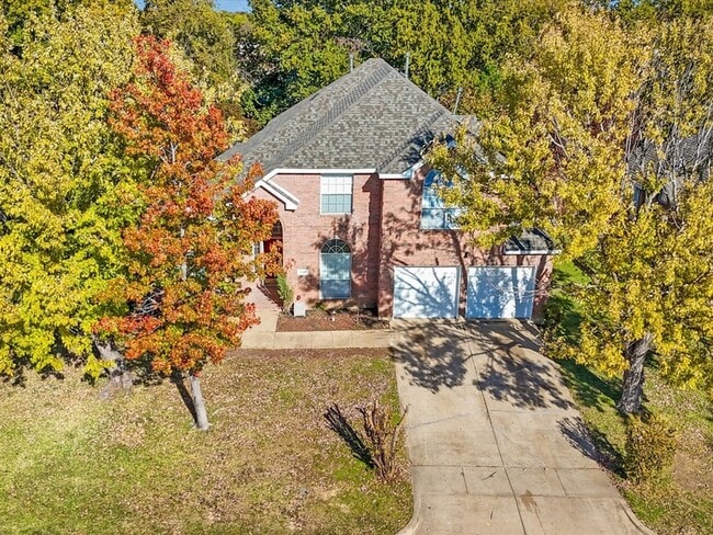 Building Photo - 1622 Stratford Dr