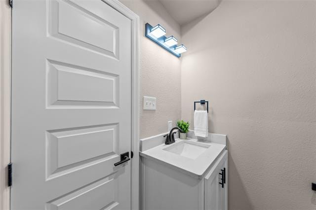 Building Photo - 1503 E Lakeview Dr