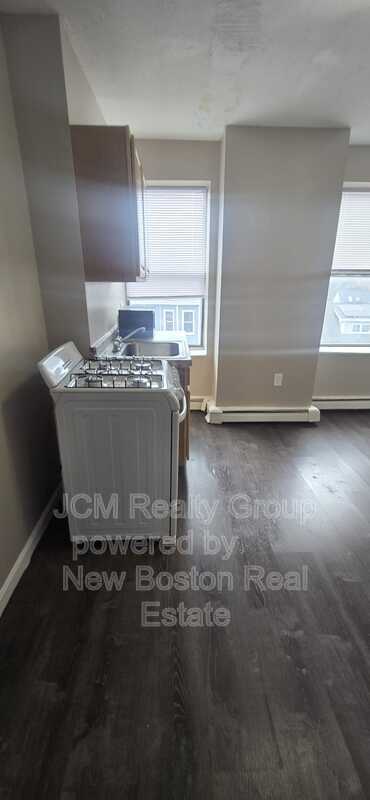 Building Photo - 5 Union Ave