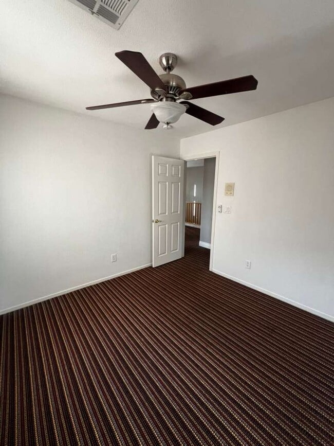 Building Photo - Must see 2 story 4 bed/3 bath home in the heart of SUMMERLIN