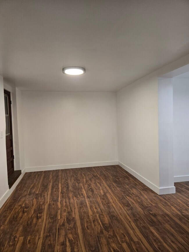 living room - 1466 Ridge Way