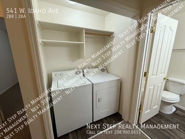 Building Photo - 2 Bed 1.5 Bath Meridian - NO SECURITY DEPO...