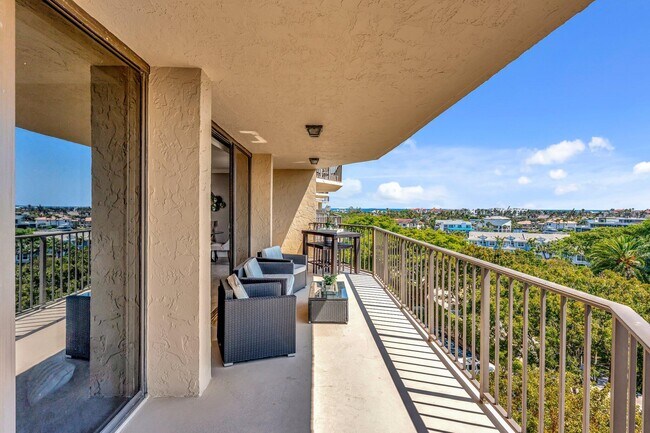 Building Photo - 859 Jeffery St