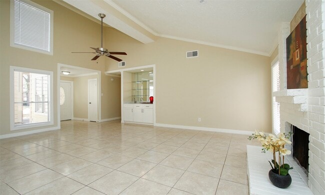 Building Photo - 6940 Foxmont Ln