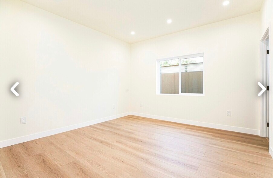 Building Photo - 2033 N Frederic St