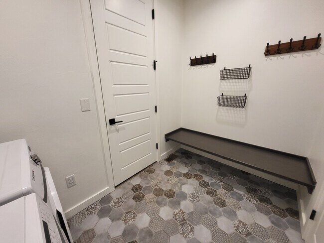 Building Photo - 1513 Zephyr Way