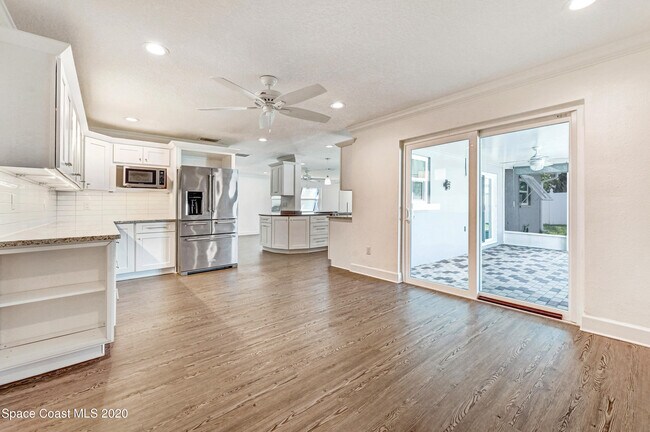 Building Photo - 409 Finch Dr
