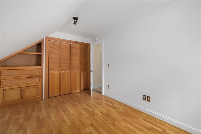 Building Photo - 272 Boulevard