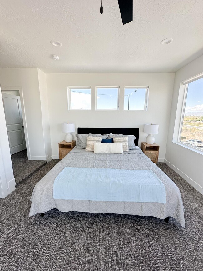 Building Photo - 1798 N 510 W